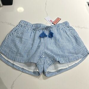 Vineyard vines striped pull on shorts